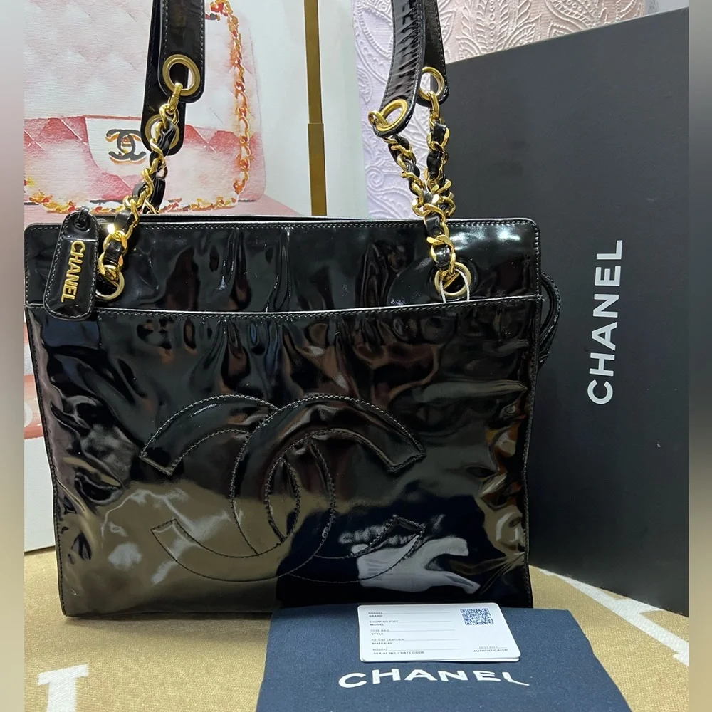 CHANEL Black CC Logo Patent Leather Chain Shoulder Tote Bag-4126843 - Picture 1 of 15